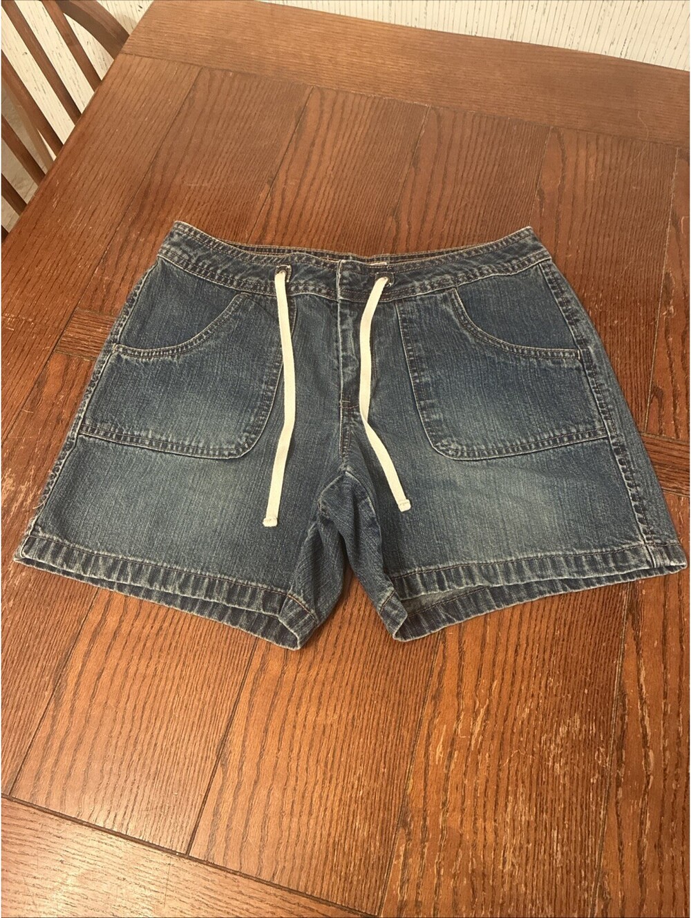 Vintage 2005 Old Navy Jean Shorts Women’s 6 Drawstring Mid Rise